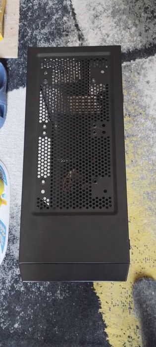 Компютърна кутия Corsair + захранване Seasonic 750W