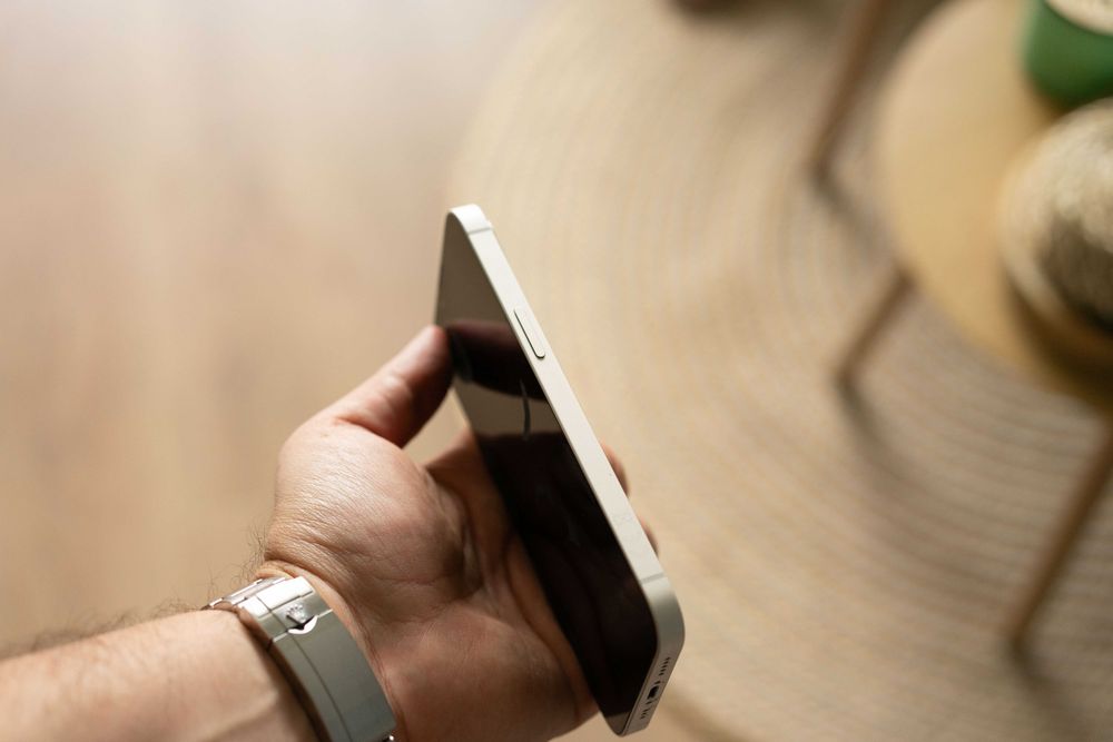 Apple iPhone 13 (от A1)