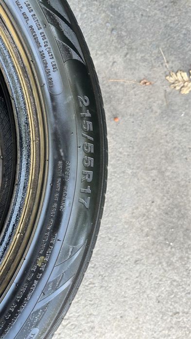 Продам резину 215/55/17