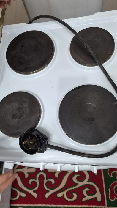 Продам плиту электрическую