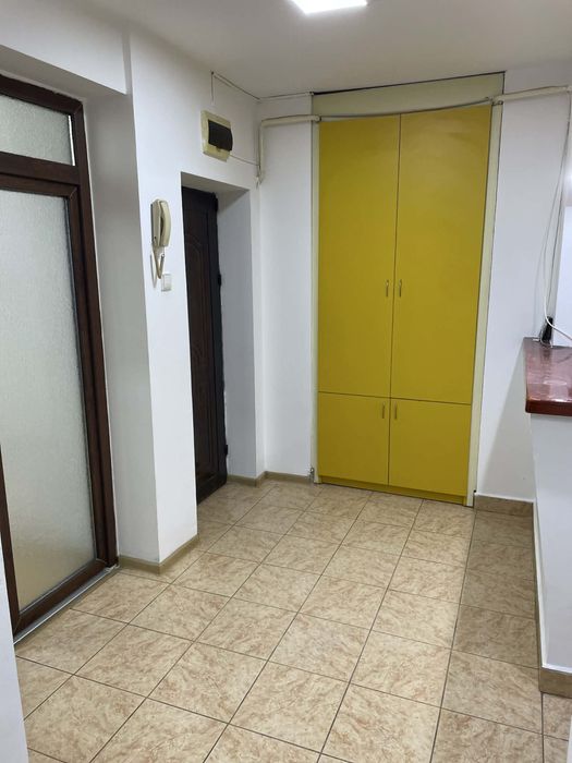 Apartament 2 camere + parcare privata de inchiriat in craiova 680 lei