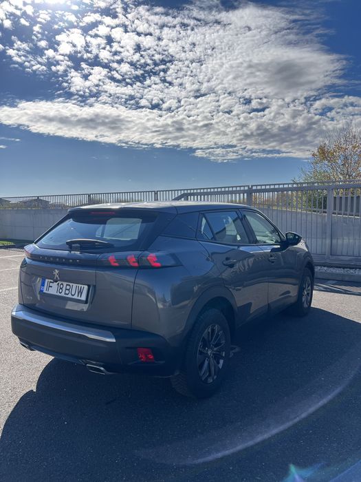 Vand Peugeot 2008 , 1.2 benzina, 2021