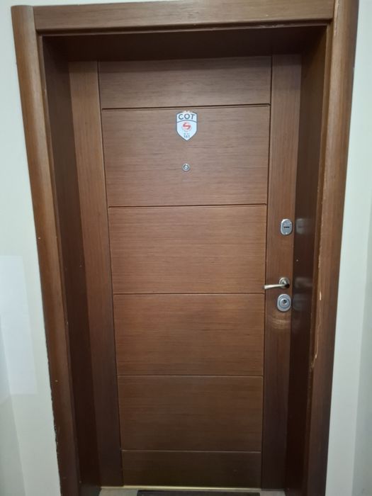 Давам под наем тристаен в кв.Студ.град дългосрочно