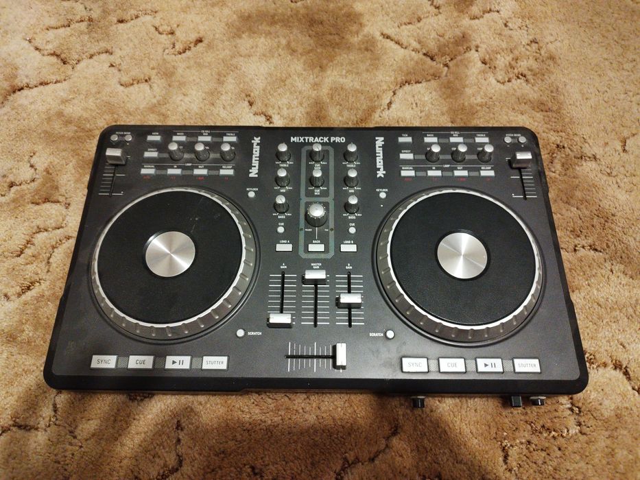 Numark mixtrack pro dj