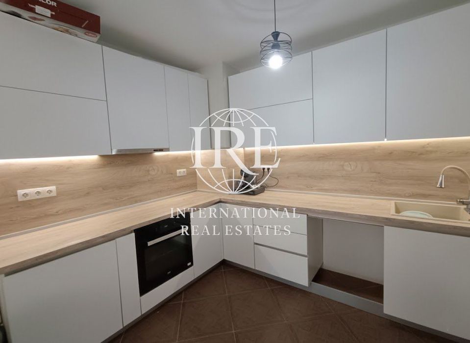 Продава се Двустаен апартамент в Варна, Левски - 78 кв.м за 980 €/кв.м - Снимка #3