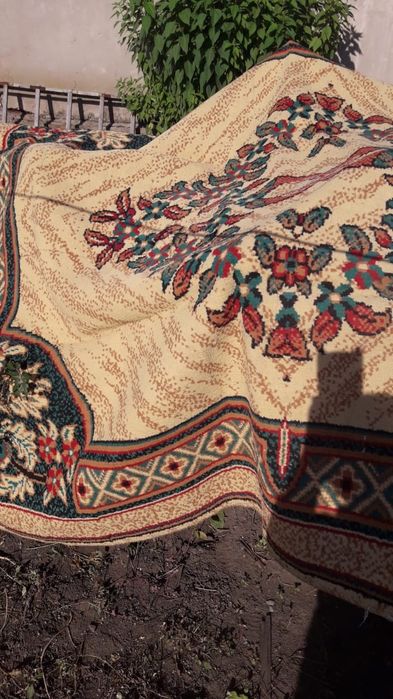 Продам ковры 2 шт