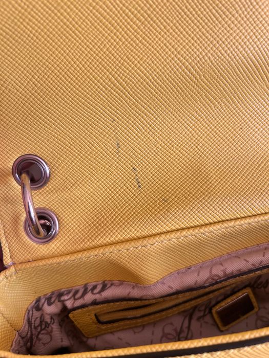 Дамска чанта Guess