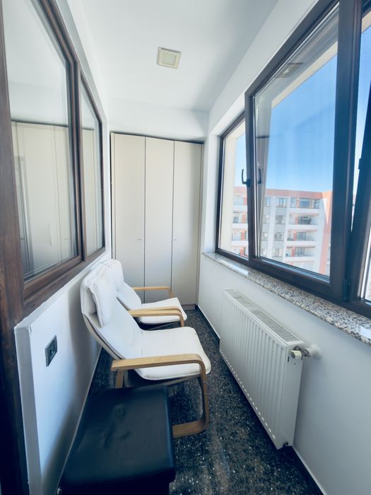 Apartament cu 3 camere de inchiriat in zona Tractorul Coresi Mall la Isaran,et 9/10 cu loc de parcare privat