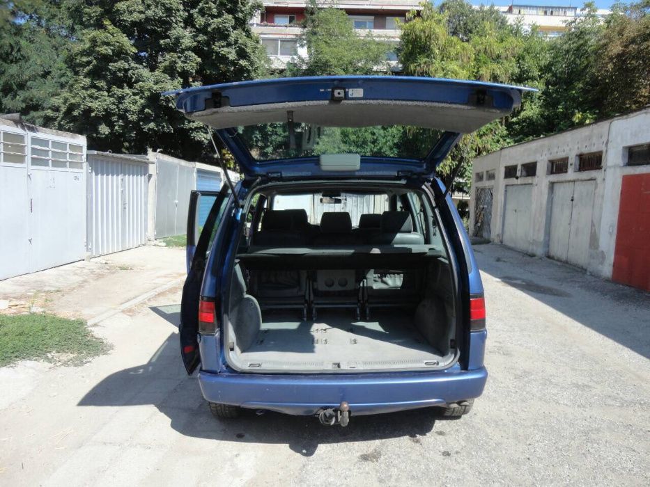 Продавам Пежо 806 на авточасти