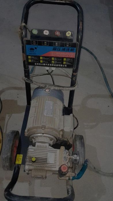 Karcher sotiladi 2ta shampun bochkasi bn