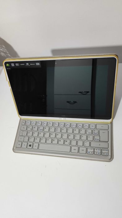 Acer Iconia W700 cu bateria defecta