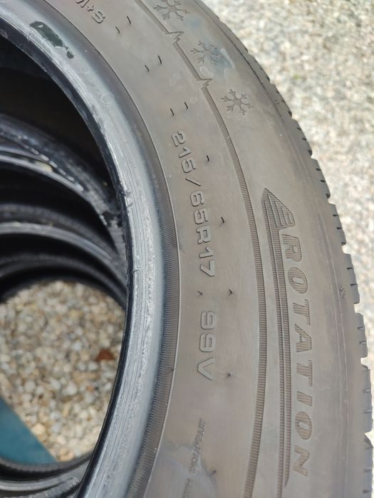 4 бр зимни 215/65/17 Dunlop