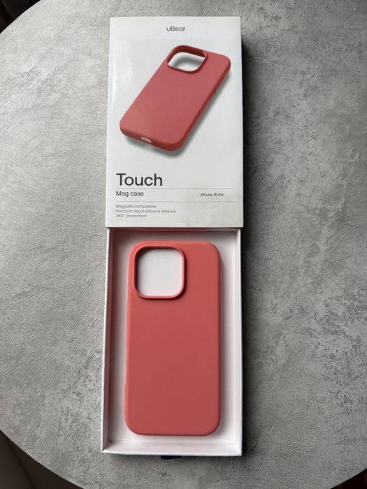 Чехол на iPhone 16 pro