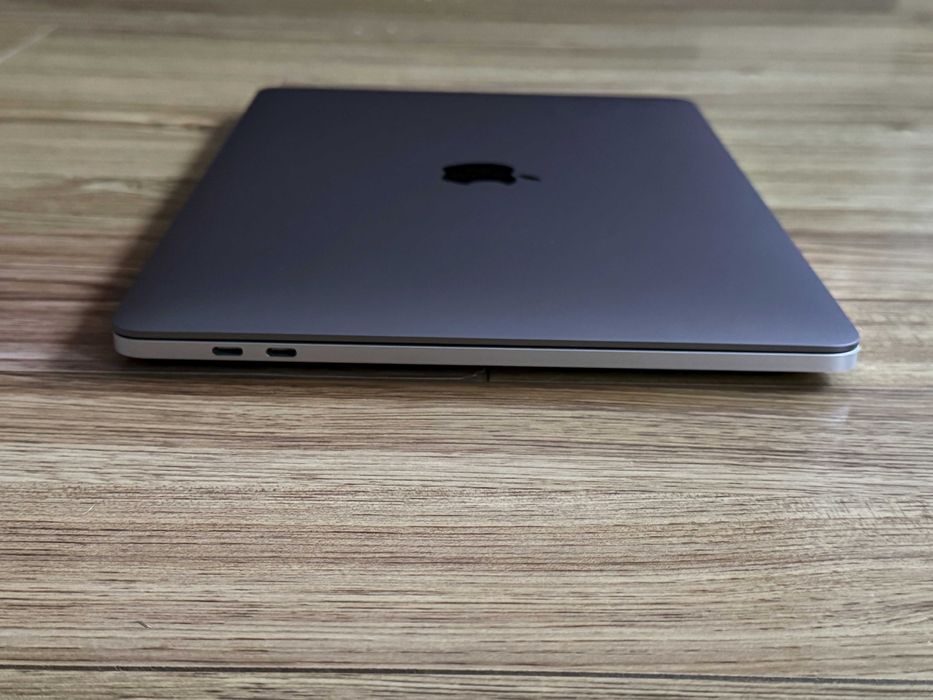 MacBook Pro 13 M2`8 CPU/10 GPU/8GB RAM/256GB SSD/Full Pack