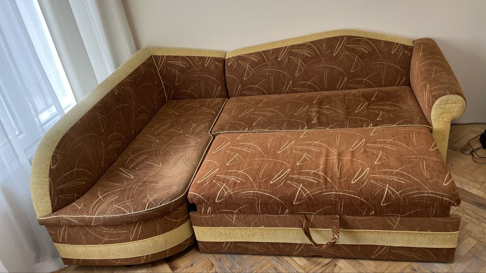 Ъглов диван с легло и ракла