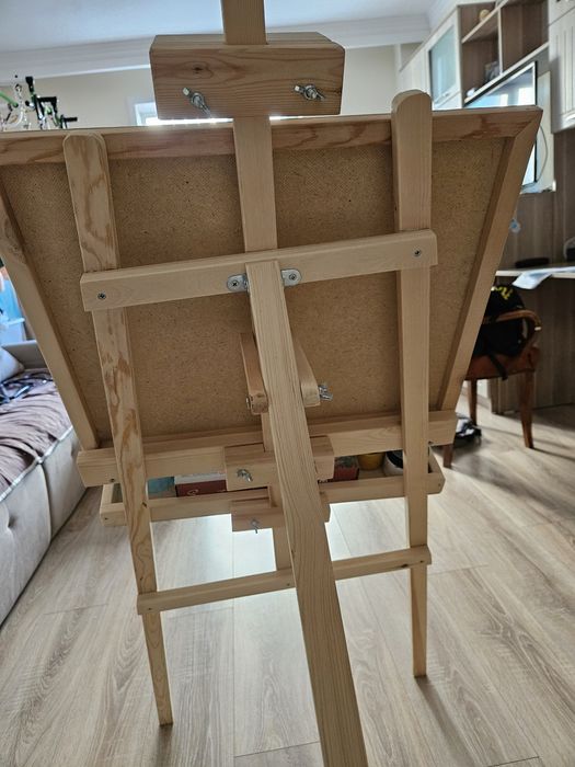 Продам мольберт с двумя досками