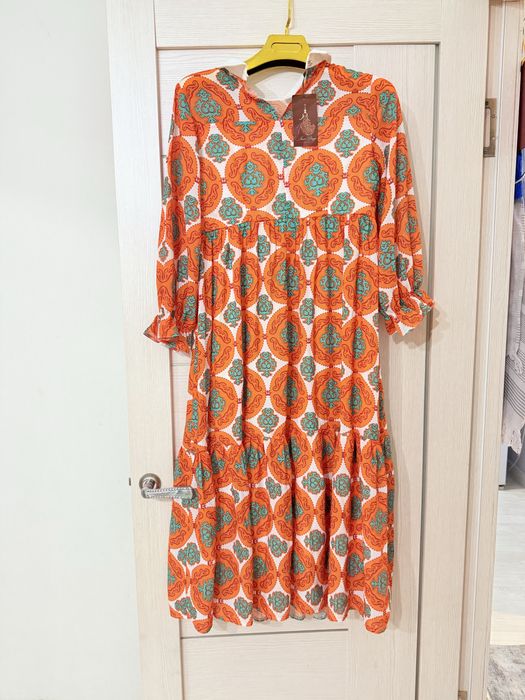 Киімдер сатылады