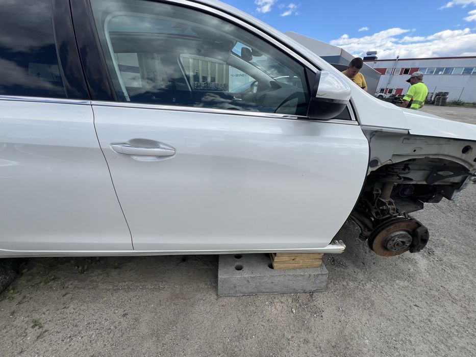 Vând usi fată Stânga /dreapta Peugeot 308 T9 model 2013-2021