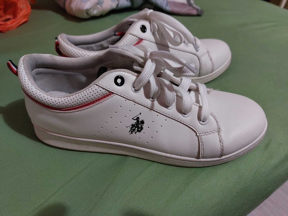 Бели обувки xces