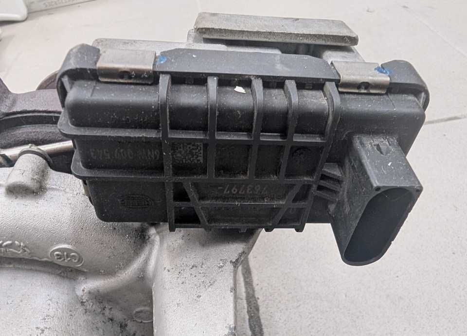 Turbo turbina ,single-turbo 245 cai N57d30A BMW F10 E92 e93 F07 F01 X5 X6 completa cu actuator 140.000km 7799759