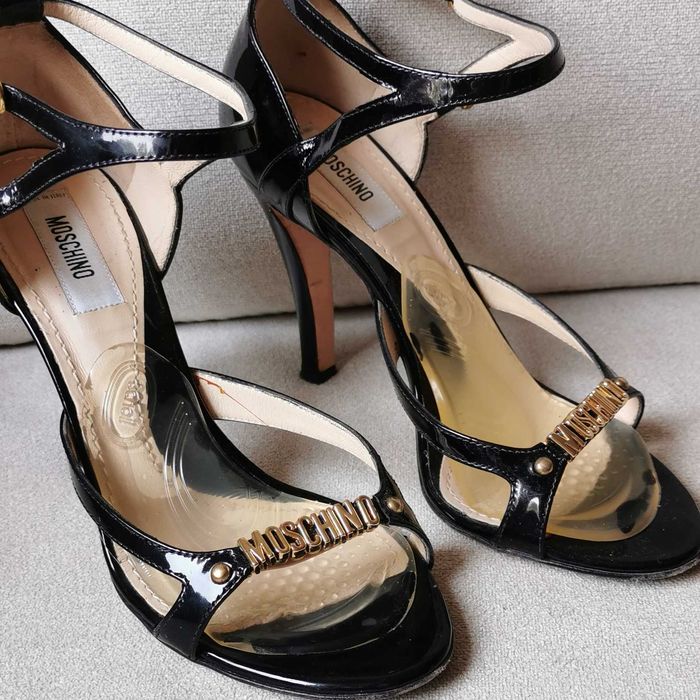 Обувки сандали Moschino 36