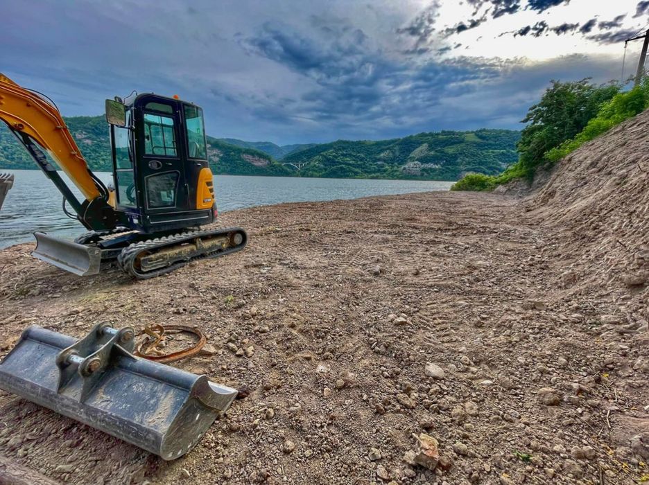 Excavari demolari piconari buldozer sort nisip buldoexcavator