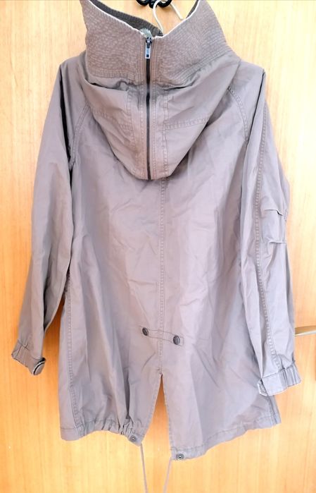 Тренч DKNY бежов, M размер