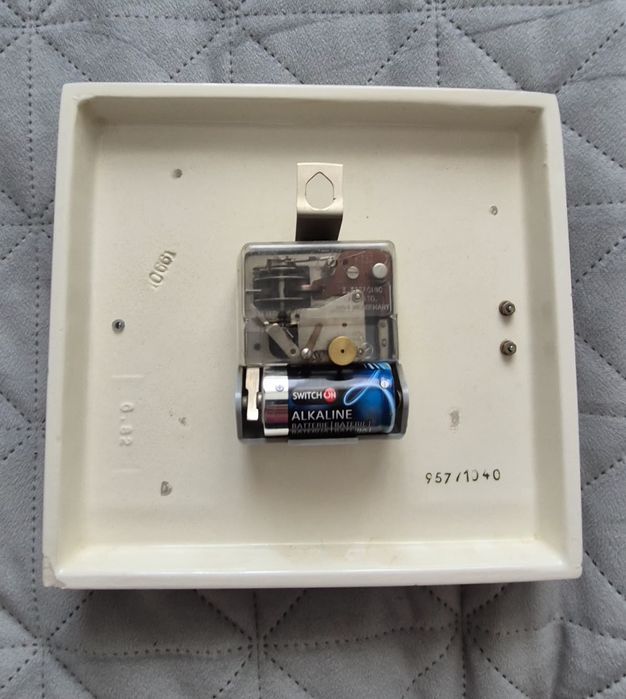 Ceasuri perete mecanice / quartz