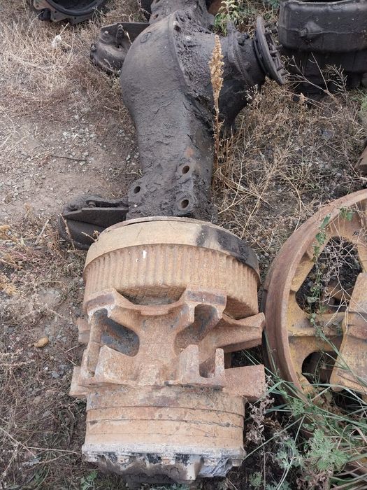 Продам задний мост с крана маз