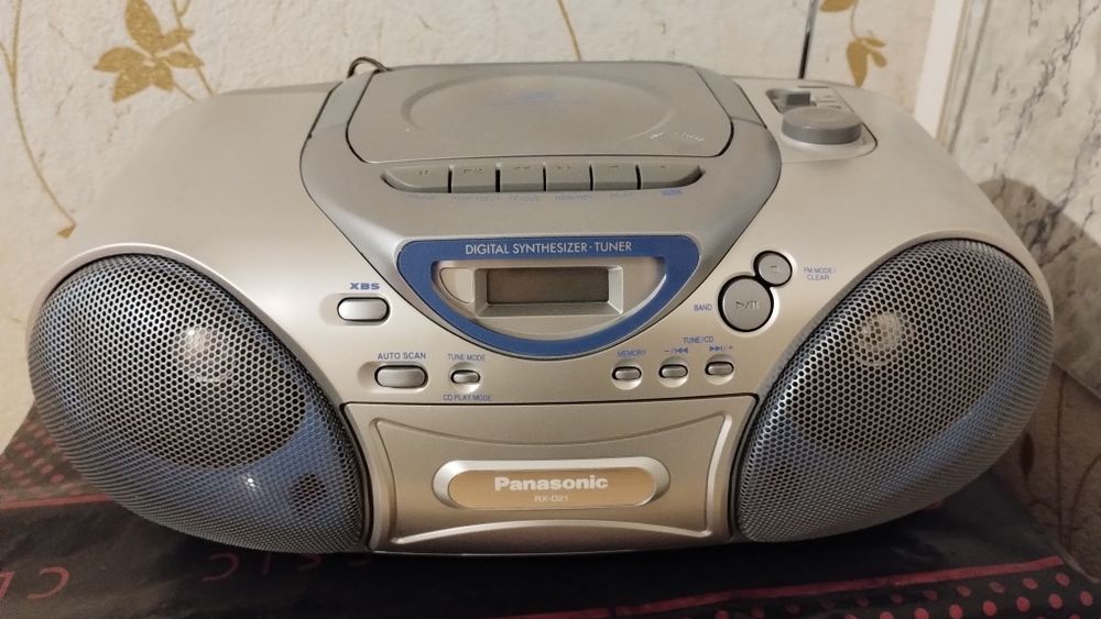 Продам стереомагнитолу Панасоник