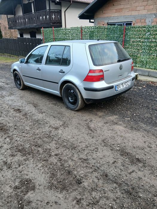 Vand Golf 4  16 benzina