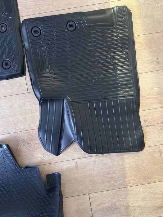 Резиновые поликик на Jetour