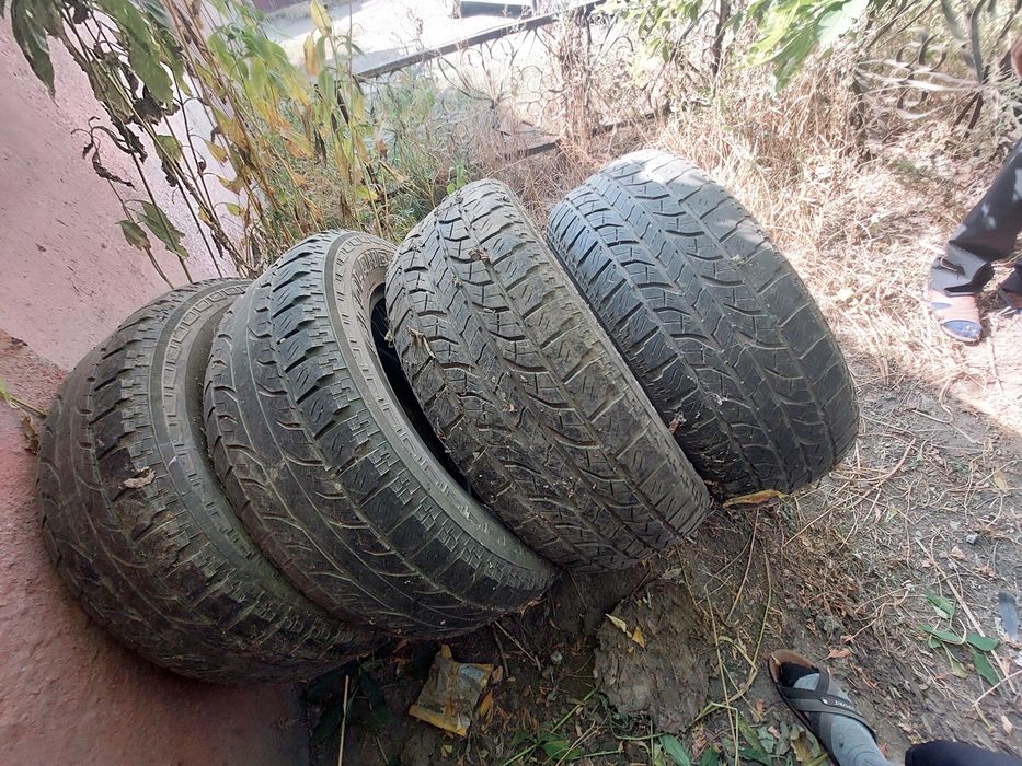 Продам шины R -20