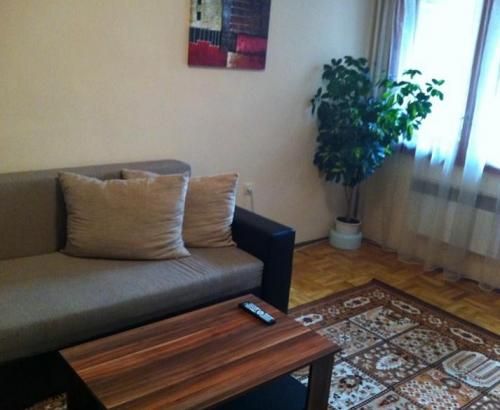 Дава се под наем Двустаен апартамент в София, Оборище - 65 кв.м за 547.23 € - Снимка #2