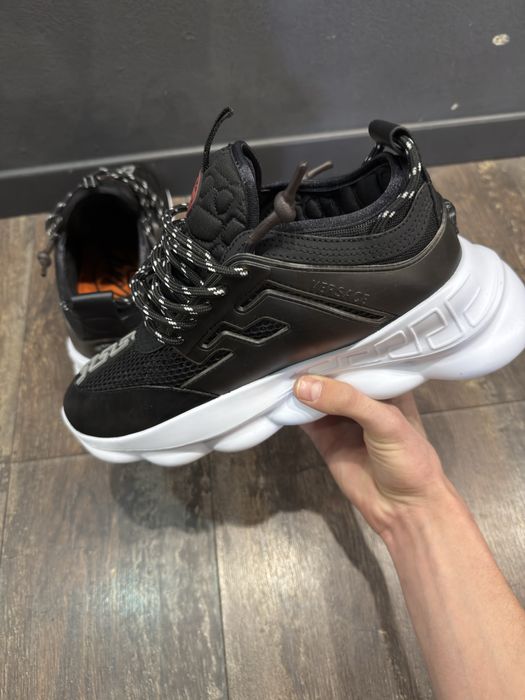 Versace chain reaction