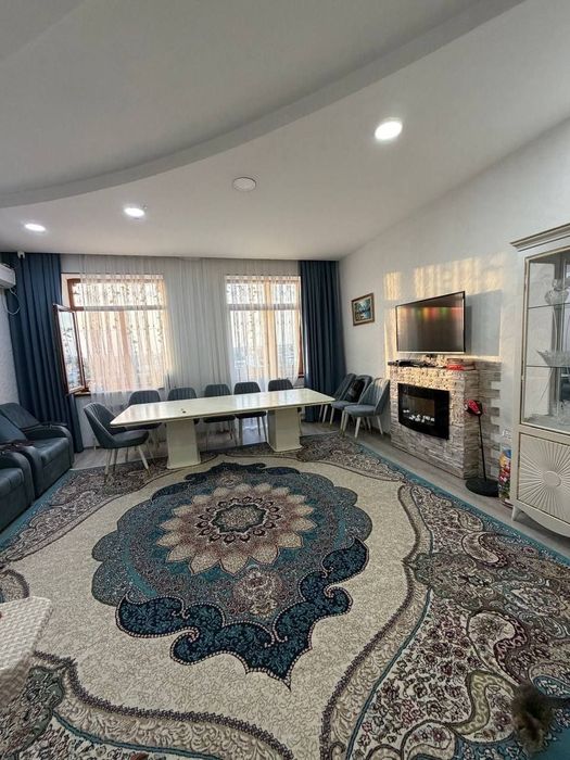 Продам квартиру 4 комнат в новостройке банковский дом