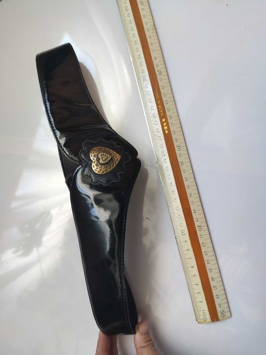 Curea neagra lac si inima din bronz