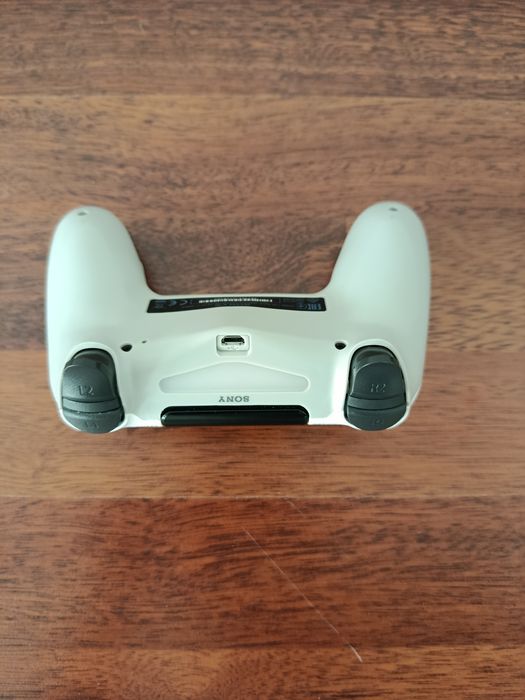 Геймпад Dualshock 4