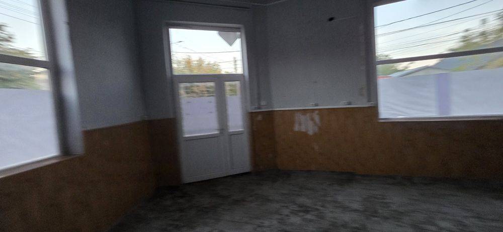 Spatiu comercial 55 mp str. Libertatii colt cu Triumfului oras Buzau
