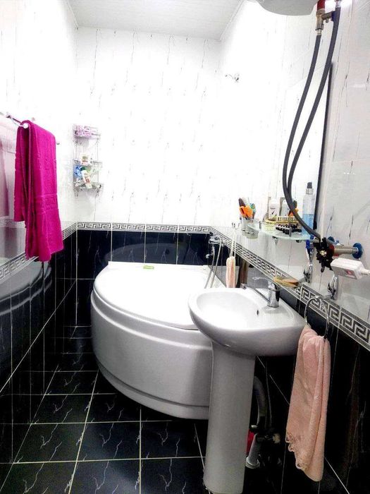 Орзудаги Ховли сотилади  5 хона 2 этаж 6.8 сотик Жомий мфй Кибрай рн