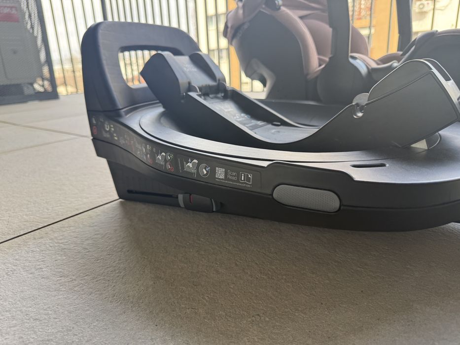 Scaun auto cu baza ISOFIX BRITAX ROMER