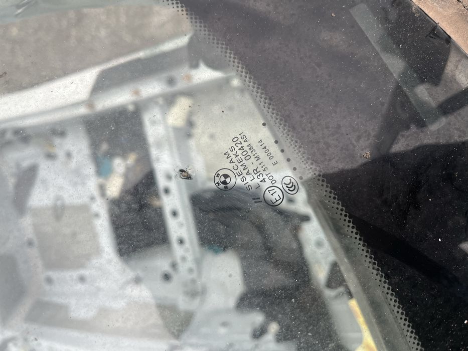 Предно стъкло бмв 1 ф20 ( predno styklo bmw 1 f20 )