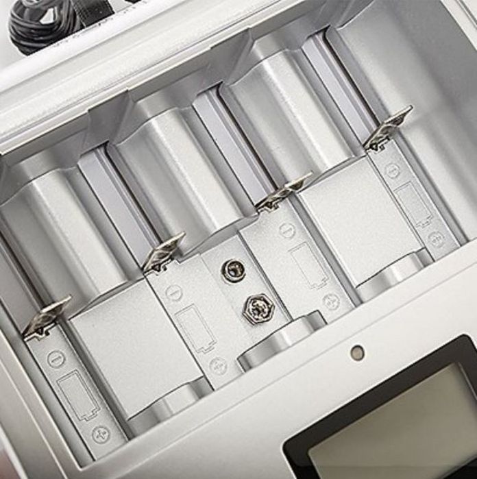 Универсално зарядно устройство за батерии с LCD дисплей и USB порт CHA