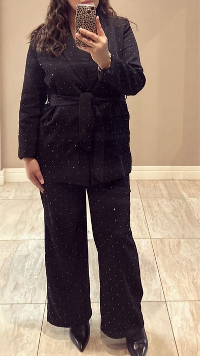 Продам строгий костюм