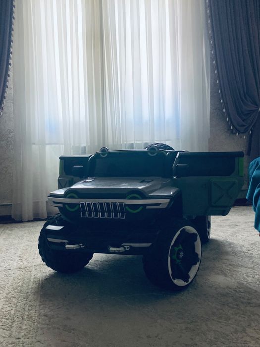 Детский электромобиль Jeep Wrangler