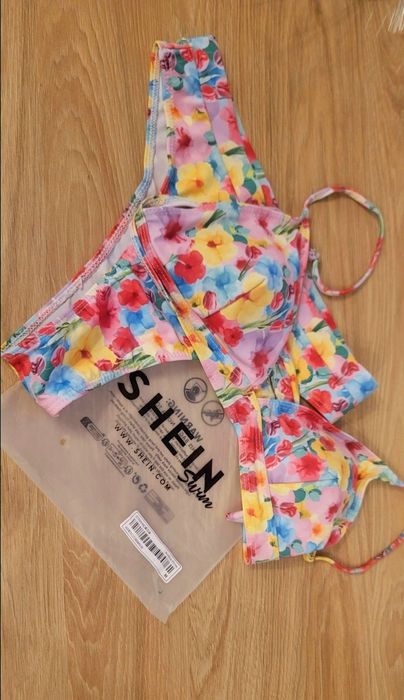 Costum de baie NOU