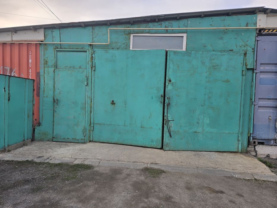 Продам ворота с дверью