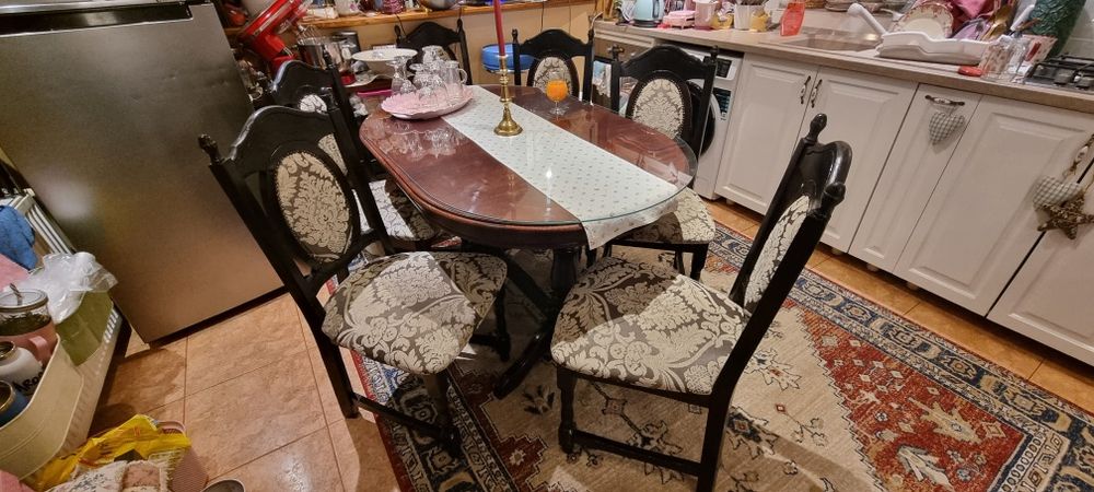 Vând set de 6 scaune din lemn masiv Timișoara