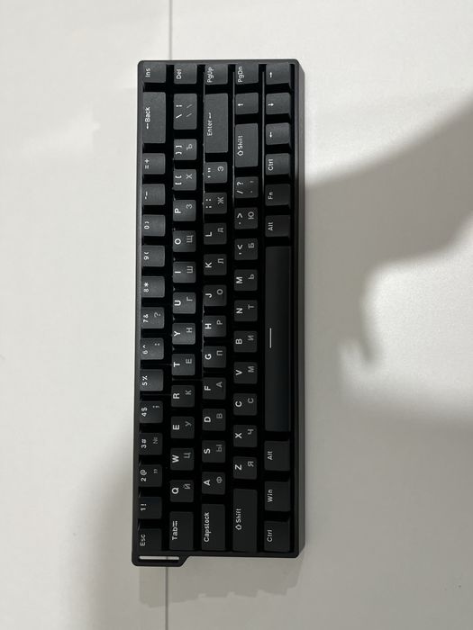 aula win68he черная