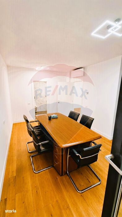 Apartament cu 4 camere de închiriat- Piata Constitutiei